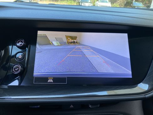 Used 2021 Buick Envision Essence FWD image 23