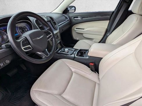Used 2017 Chrysler 300 Limited image 15