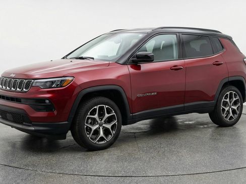 Used 2025 Jeep Compass Limited AWD/4WD image 3