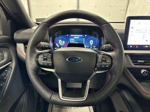 Used 2025 Ford Explorer ST-Line image 18