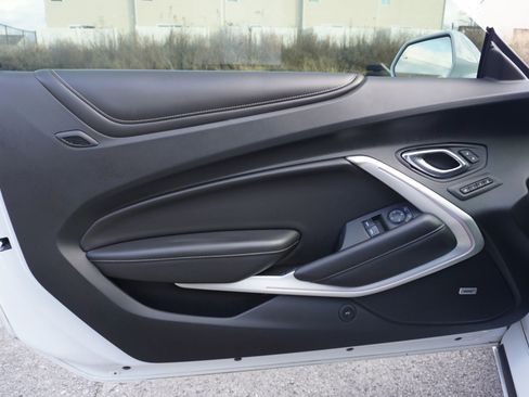 Used 2017 Chevrolet Camaro SS image 21