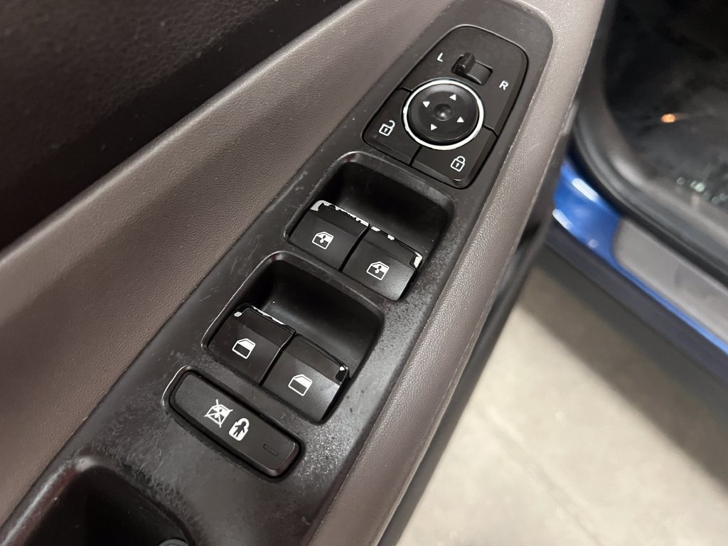 Used 2020 Hyundai Santa Fe SEL FWD image 11