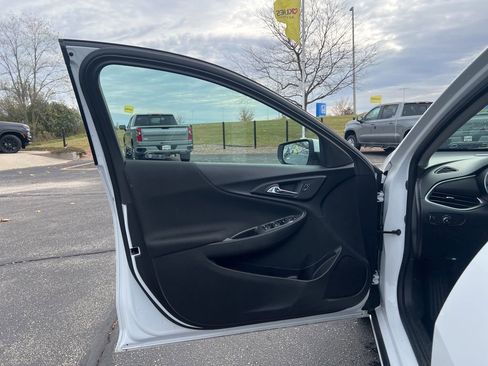 Used 2024 Chevrolet Malibu LT image 8