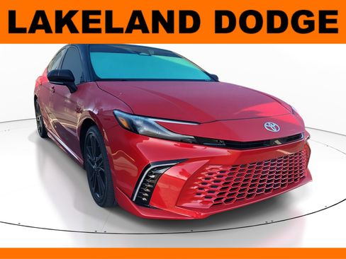 Used 2025 Toyota Camry XSE image 1