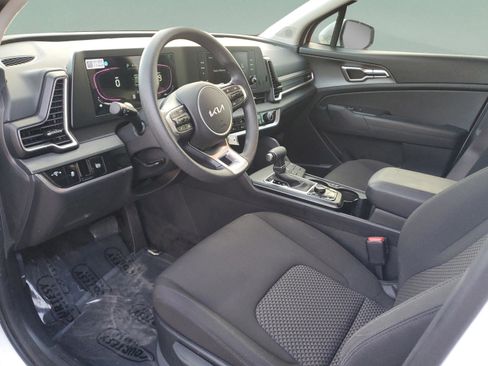 Certified 2025 Kia Sportage LX AWD/4WD image 16