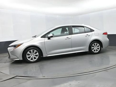 Used 2024 Toyota Corolla LE FWD image 5