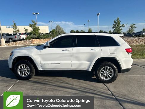 Used 2019 Jeep Grand Cherokee Laredo AWD/4WD image 4