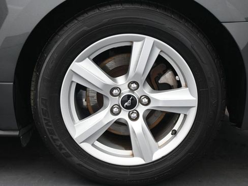 Certified 2017 Ford Mustang Coupe RWD image 18