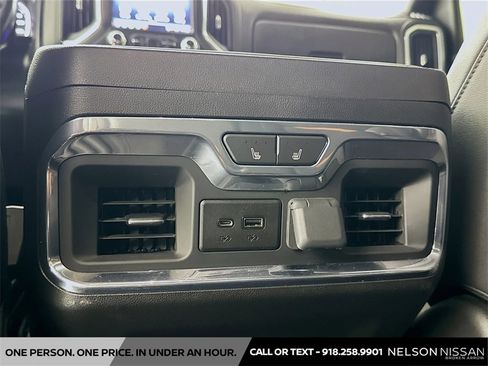 Used 2022 GMC Sierra 2500 AT4 image 24