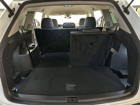 Certified 2025 Volkswagen Atlas SE image 25