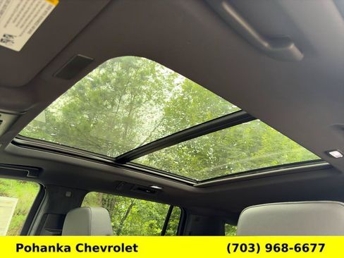 New 2026 Chevrolet Suburban Z71 w/ Comfort Package AWD/4WD image 21
