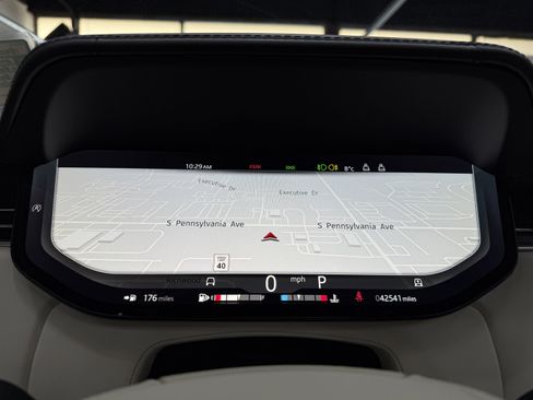 Used 2023 Land Rover Range Rover SV image 20