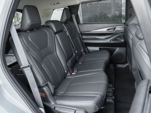 Certified 2026 INFINITI QX60 Luxe w/ Cargo Package FWD image 36