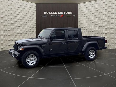 Certified 2022 Jeep Gladiator Sport image 9