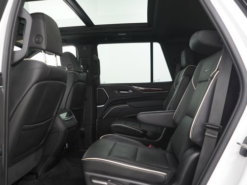 Used 2023 Cadillac Escalade Premium Luxury AWD/4WD image 16
