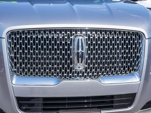 Certified 2024 Lincoln Navigator Premiere AWD/4WD image 7