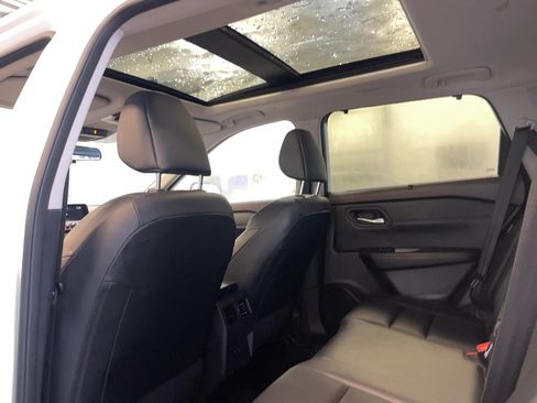 Used 2023 Nissan Rogue SV w/ SV Premium Package AWD/4WD image 15