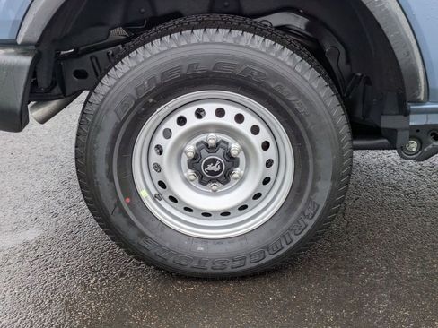 New 2025 Ford Bronco Base image 15