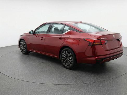 Used 2025 Nissan Altima 2.5 SV FWD image 6