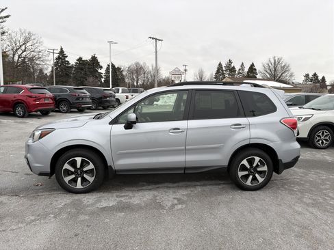 Used 2017 Subaru Forester 2.5i Premium w/ All-Weather Package image 6