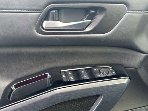 Used 2025 Nissan Pathfinder SL image 26