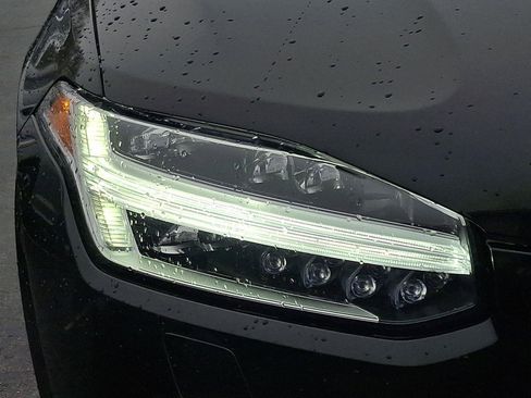 Certified 2023 Volvo XC90 B6 Ultimate w/ Protection Package AWD/4WD image 9