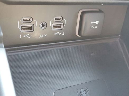 Used 2024 Jeep Grand Cherokee Altitude image 30