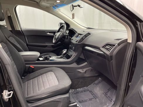 Used 2018 Ford Edge SE image 26