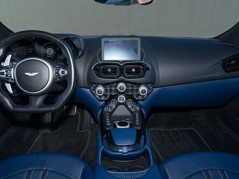 Used 2023 Aston Martin V8 Vantage Roadster RWD image 22
