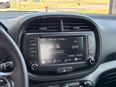 Used 2025 Kia Soul LX w/ LX Technology Package FWD image 20