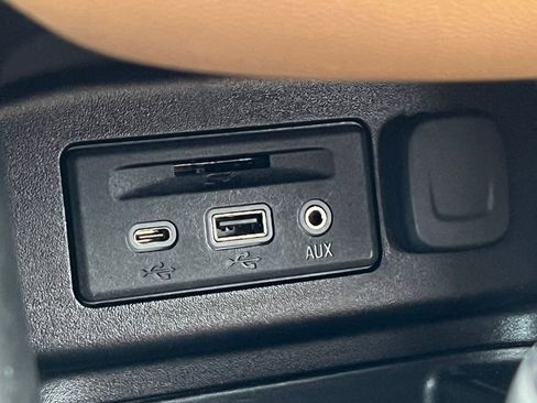 Used 2020 Chevrolet Equinox Premier image 25