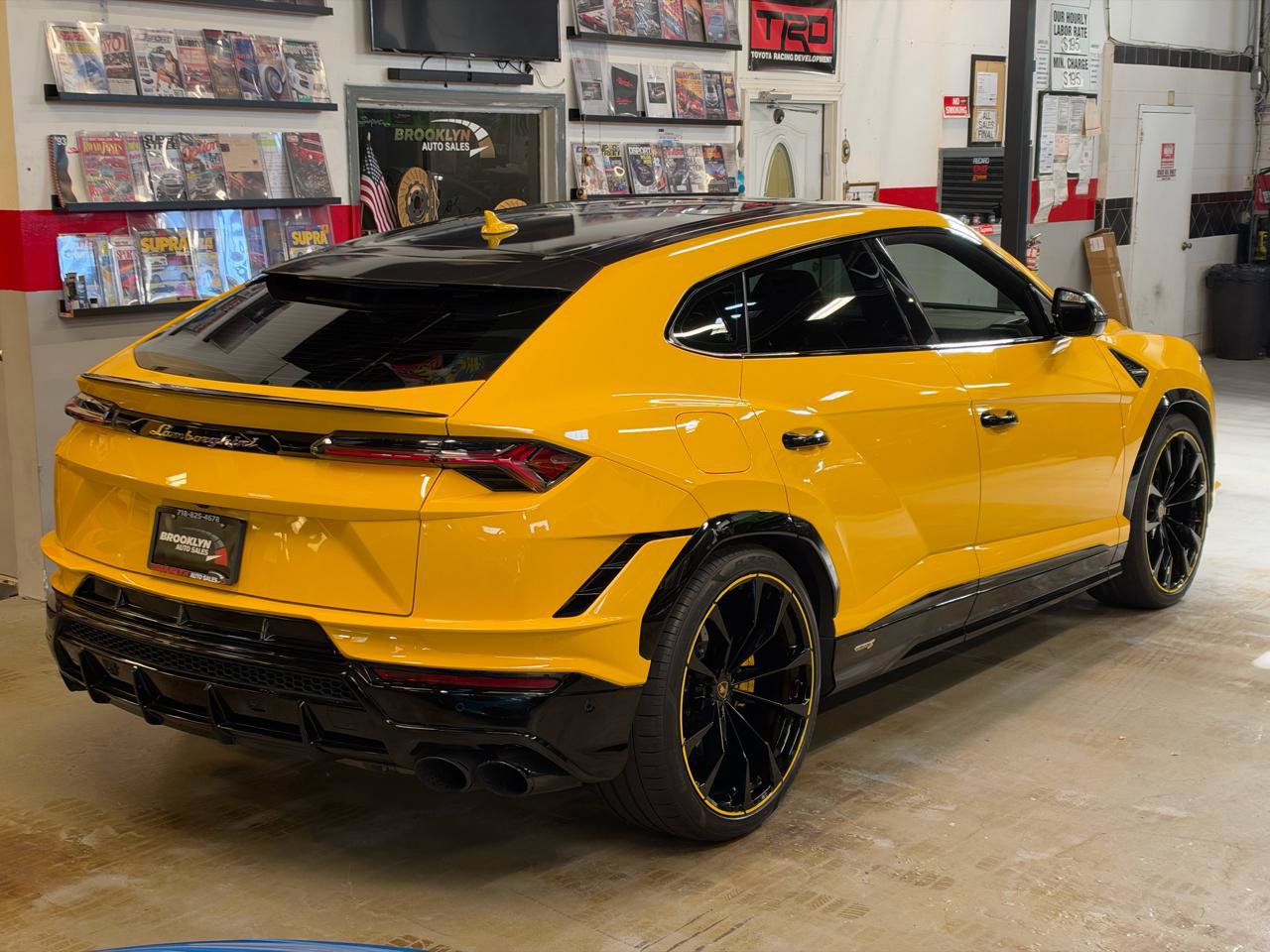 Used 2024 Lamborghini Urus S AWD/4WD image 6