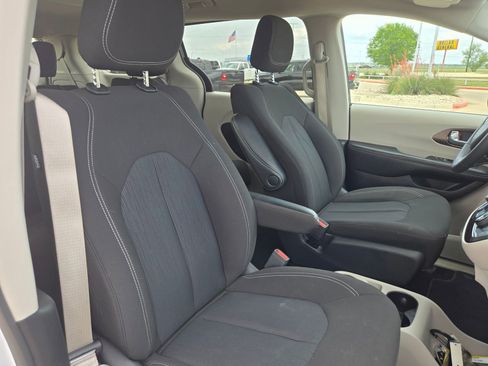 Certified 2023 Chrysler Voyager LX FWD image 25