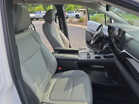 Certified 2025 Toyota Sienna XLE AWD/4WD image 14