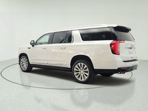 Used 2022 GMC Yukon XL Denali RWD image 7