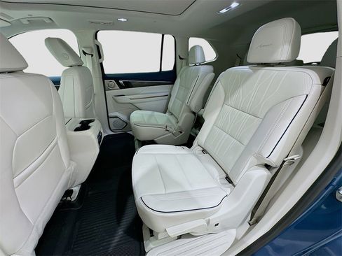 New 2026 Buick Enclave Avenir image 26