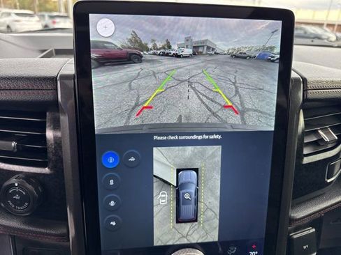 Used 2024 Ford Expedition Limited image 26