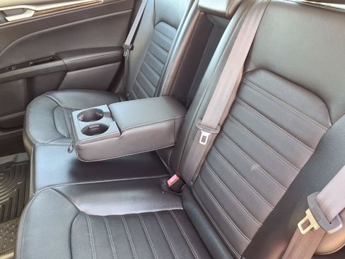 Used 2014 Ford Fusion SE w/ Equipment Group 202A FWD image 7