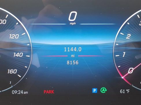 Used 2025 Mercedes-Benz GLC 300 4MATIC image 19