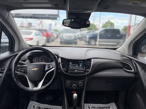 Used 2017 Chevrolet Trax LT w/ LT Convenience Package FWD image 22