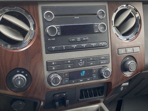 Used 2011 Ford F250 Lariat w/ Lariat Interior Pkg image 20