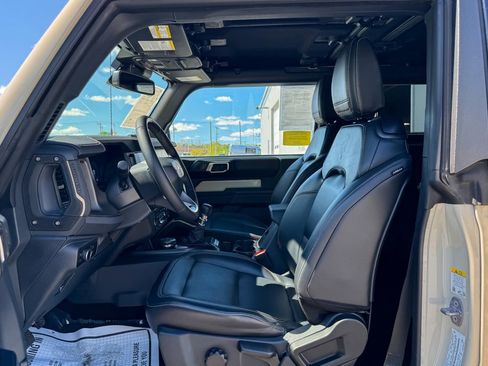 Certified 2025 Ford Bronco Badlands w/ Sasquatch Package AWD/4WD image 24