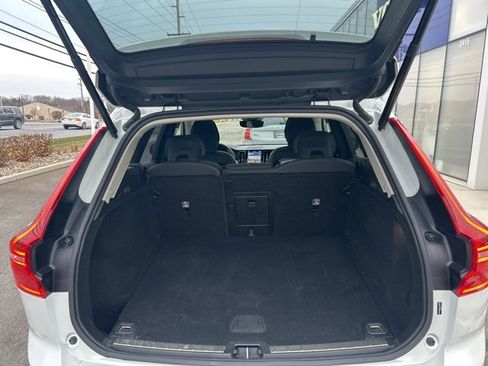 Certified 2025 Volvo XC60 B5 Plus image 11