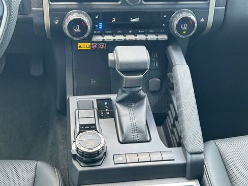 Used 2025 Toyota Tacoma Limited AWD/4WD image 22