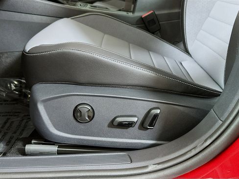 New 2026 Volkswagen Jetta SE FWD image 18