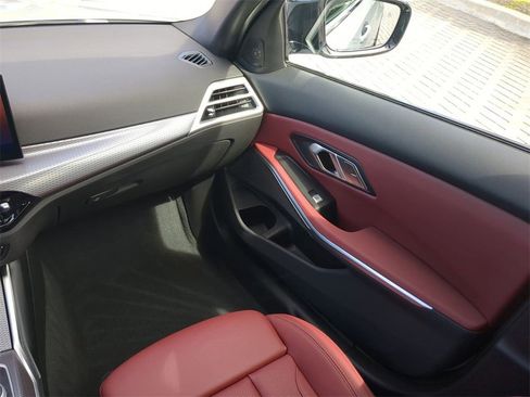 Used 2026 BMW 330i Sedan w/ M Sport Package image 18