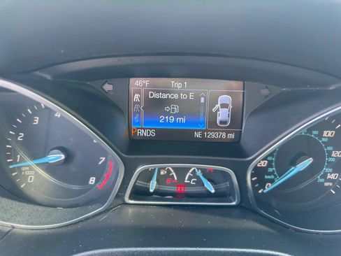 Used 2014 Ford Focus Titanium FWD image 24