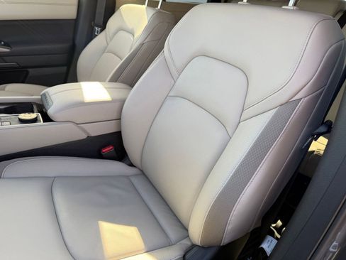 New 2025 Nissan Pathfinder SL image 20