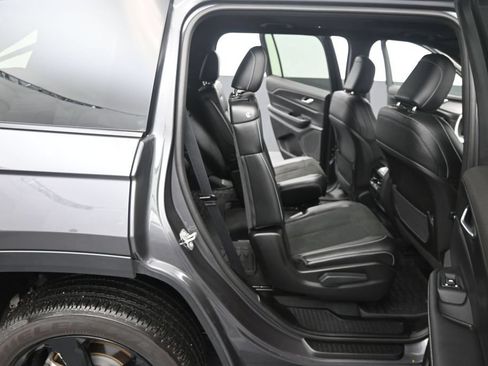 Used 2025 Jeep Grand Cherokee L Altitude AWD/4WD image 34