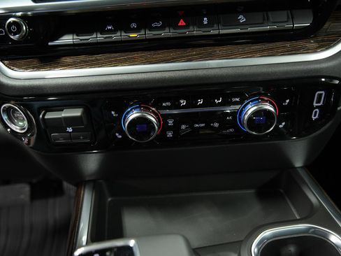 New 2026 GMC Sierra 1500 Elevation image 34